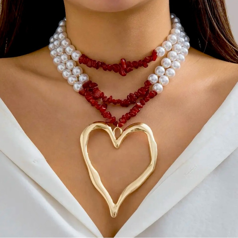 Exaggerated Gold Plate Heart ♥️w/Pearls & Red Carnelians Pendant Choker Necklace